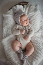Load image into Gallery viewer, Grey - Wool Bonnet &amp; Bootie Set - Snuggle Hunny Kids

