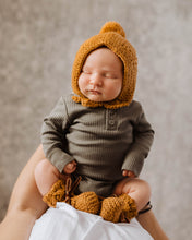 Load image into Gallery viewer, Bronze - Wool Bonnet &amp; Bootie Set - Snuggle Hunny Kids
